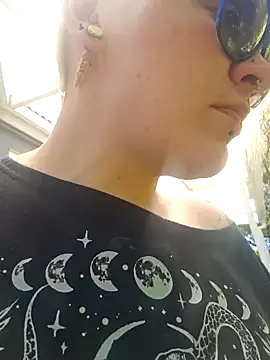 PinkTheHawk online show from 9, 11, 2025