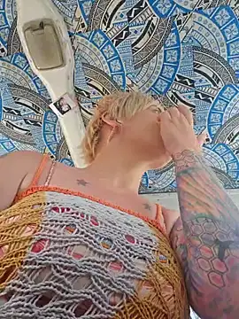 PinkTheHawk online show from 18, 2, 2025