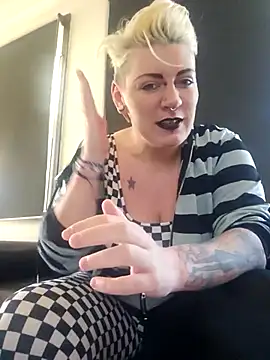 PinkTheHawk online show from 16, 11, 2025