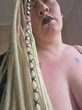 Snapshot of PinkTheHawk chatting on 14, 7, 2026 PinkTheHawk online show from 14, 7, 2026