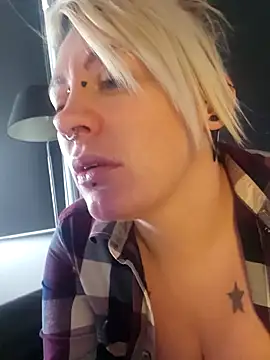 PinkTheHawk online show from 5, 10, 2025