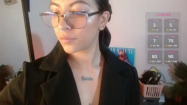 Snapshot of karlavittar chatting on 16, 10, 2025 karlavittar online show from 16, 10, 2025