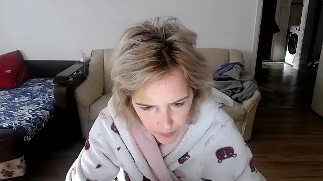 Snapshot of SexxyLety chatting on 18, 11, 2025 SexxyLety online show from 18, 11, 2025