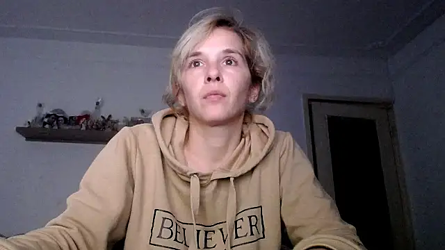 Snapshot of SexxyLety chatting on 28, 11, 2025 SexxyLety online show from 28, 11, 2025