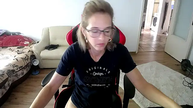 Snapshot of SexxyLety chatting on 11, 9, 2025 SexxyLety online show from 11, 9, 2025