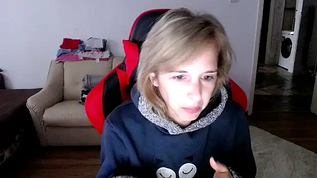 Snapshot of SexxyLety chatting on 19, 9, 2025 SexxyLety online show from 19, 9, 2025