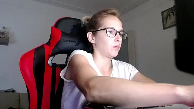 Snapshot of SexxyLety chatting on 15, 10, 2025 SexxyLety online show from 15, 10, 2025