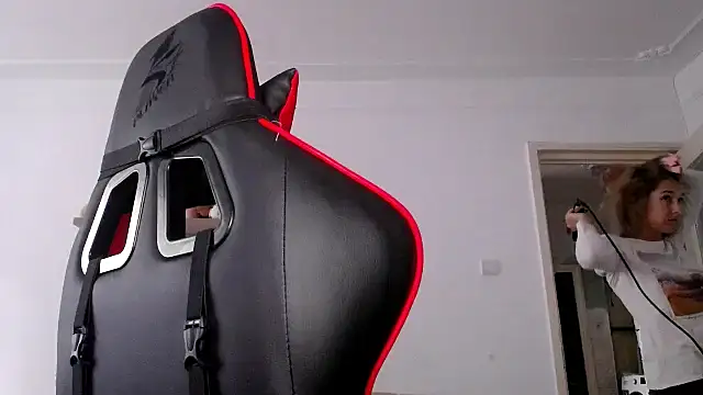 Snapshot of SexxyLety chatting on 18, 9, 2025 SexxyLety online show from 18, 9, 2025