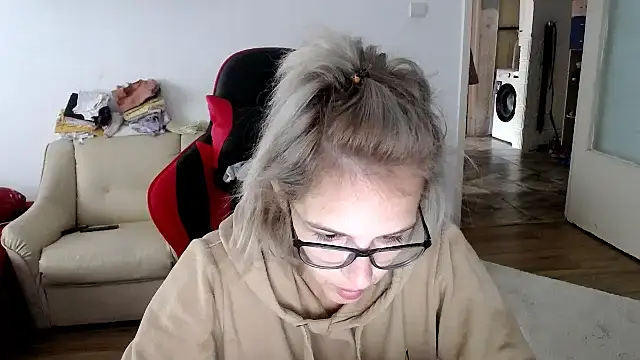 Snapshot of SexxyLety chatting on 2, 10, 2025 SexxyLety online show from 2, 10, 2025