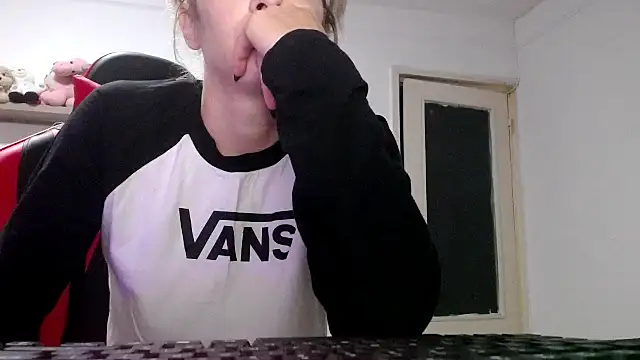 Snapshot of SexxyLety chatting on 24, 9, 2025 SexxyLety online show from 24, 9, 2025