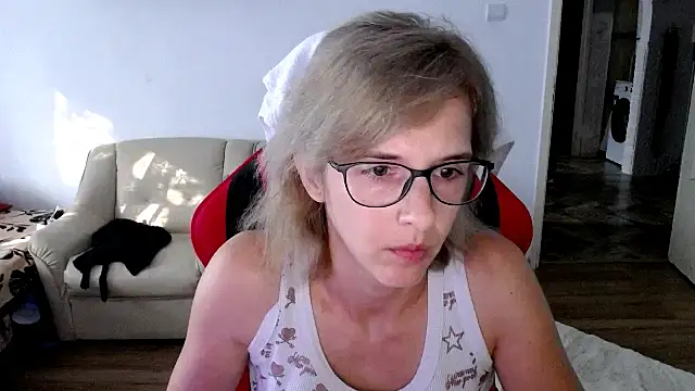 Snapshot of SexxyLety chatting on 10, 9, 2025 SexxyLety online show from 10, 9, 2025