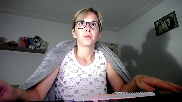 Snapshot of SexxyLety chatting on 28, 9, 2025 SexxyLety online show from 28, 9, 2025