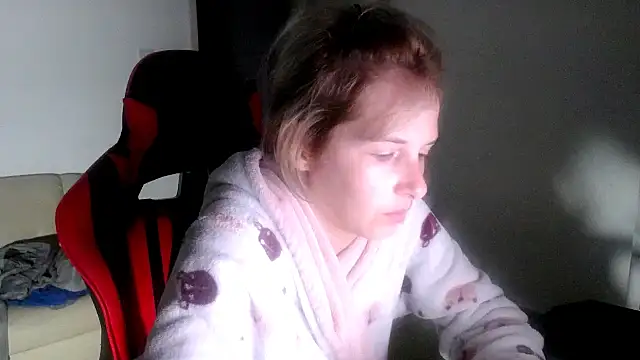 Snapshot of SexxyLety chatting on 4, 10, 2025 SexxyLety online show from 4, 10, 2025