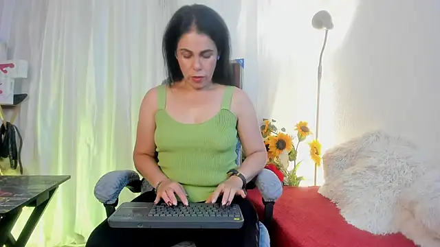 girasol walton online show from 7, 5, 2026