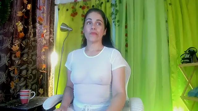 Snapshot of girasol_walton chatting on 26, 6, 2026 girasol walton online show from 26, 6, 2026