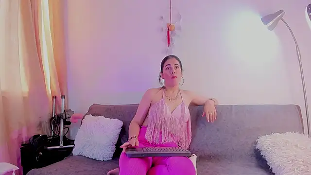 girasol walton online show from 27, 2, 2025