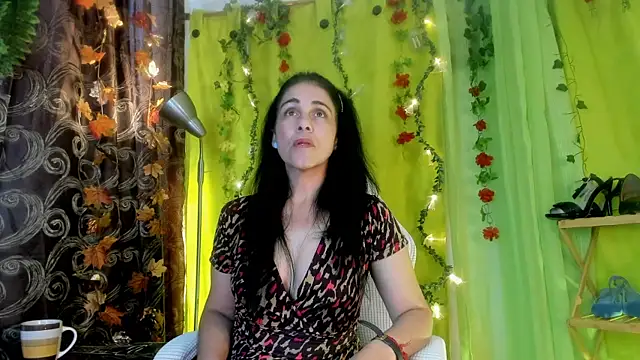 Snapshot of girasol_walton chatting on 11, 6, 2026 girasol walton online show from 11, 6, 2026