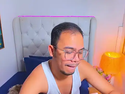 Snapshot of AsianZero chatting on 11, 5, 2026 AsianZero online show from 11, 5, 2026