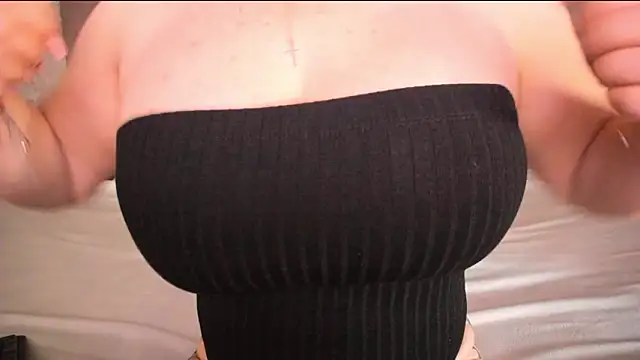 Snapshot of boobies4fun chatting on 4, 3, 2026 boobies4fun online show from 4, 3, 2026