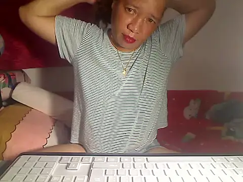 Snapshot of wethornypussy4u chatting on 1, 2, 2026 wethornypussy4u online show from 1, 2, 2026