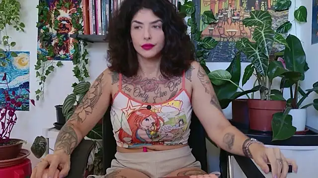 Snapshot of TaliMajesty chatting on 28, 4, 2026 TaliMajesty online show from 28, 4, 2026