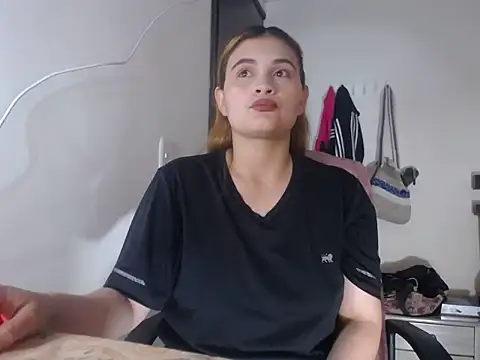 Mia davis01 online show from 3, 12, 2025