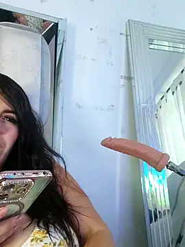 Snapshot of chelaqueen_ chatting on 1, 12, 2025 chelaqueen online show from 1, 12, 2025