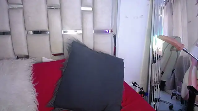 chelaqueen  online show from 11, 10, 2025