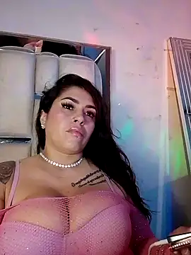 Snapshot of chelaqueen_ chatting on 15, 12, 2025 chelaqueen online show from 15, 12, 2025