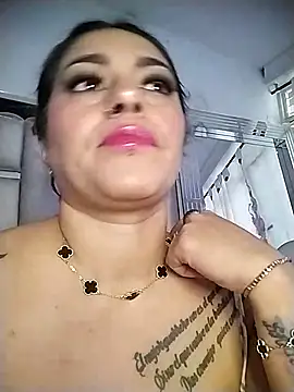 chelaqueen  online show from 5, 11, 2025