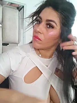 chelaqueen  online show from 8, 11, 2025