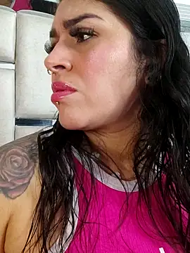 Snapshot of chelaqueen_ chatting on 4, 12, 2025 chelaqueen online show from 4, 12, 2025