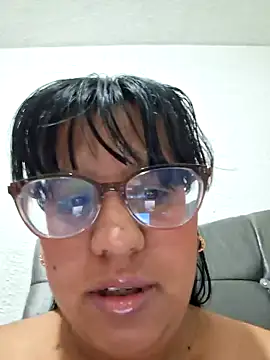 Snapshot of ZaidaWet chatting on 2, 6, 2026 ZaidaWet online show from 2, 6, 2026