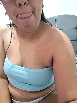 Snapshot of ZaidaWet chatting on 4, 6, 2026 ZaidaWet online show from 4, 6, 2026