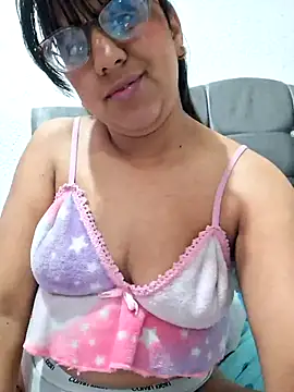 Snapshot of ZaidaWet chatting on 3, 7, 2026 ZaidaWet online show from 3, 7, 2026