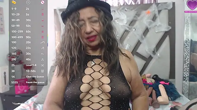 matureluna online show from 28, 10, 2025