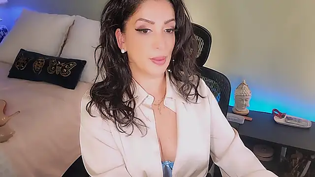 Snapshot of Wonderful_Woman chatting on 25, 10, 2025 Wonderful Woman online show from 25, 10, 2025