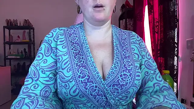 kisicaxx online show from 8, 7, 2026