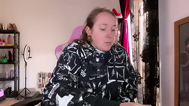 kisicaxx online show from 17, 12, 2025