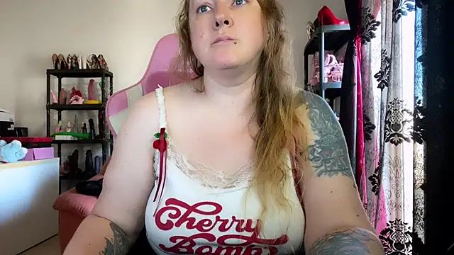 kisicaxx online show from 5, 4, 2026