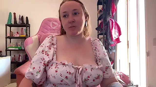 kisicaxx online show from 3, 8, 2026