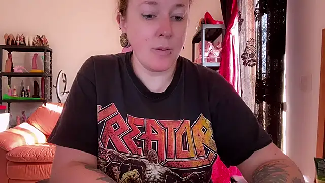 kisicaxx online show from 2, 11, 2025