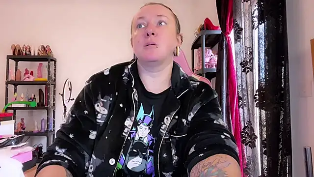 kisicaxx online show from 5, 12, 2025