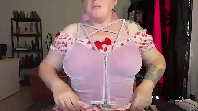 kisicaxx online show from 10, 7, 2026