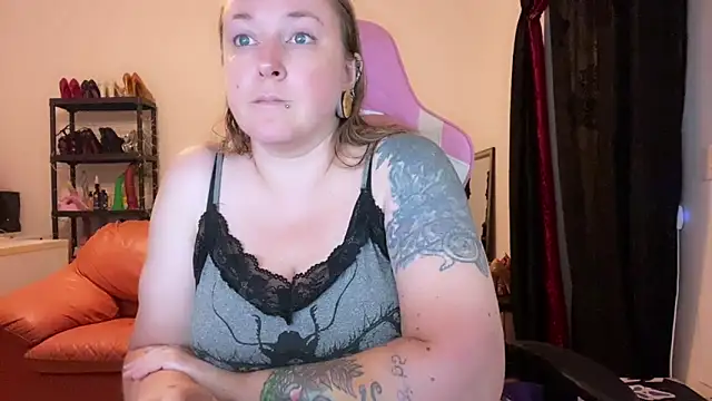 kisicaxx online show from 19, 9, 2025