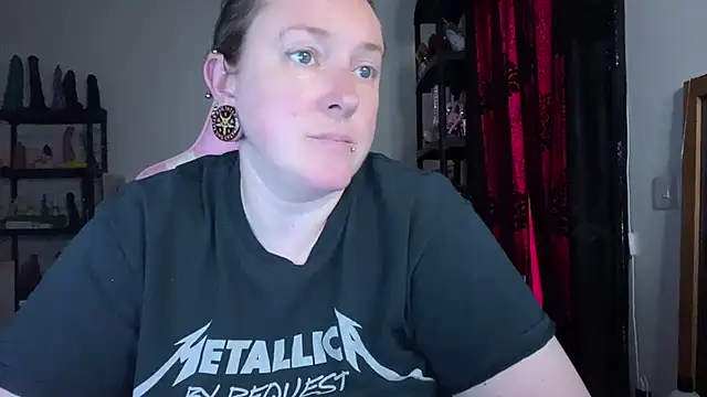 kisicaxx online show from 24, 7, 2026