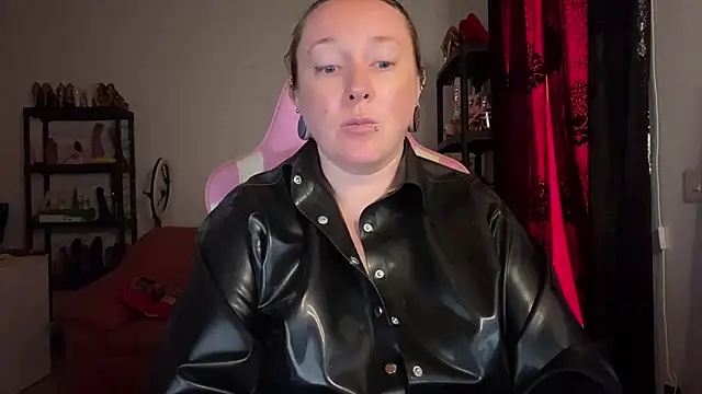 kisicaxx online show from 17, 7, 2026