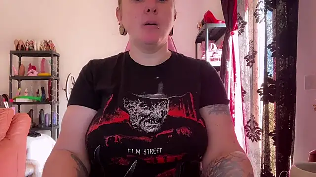 kisicaxx online show from 13, 3, 2026