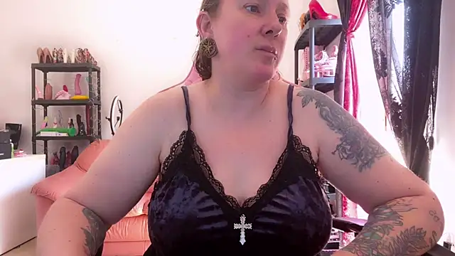 kisicaxx online show from 5, 6, 2026