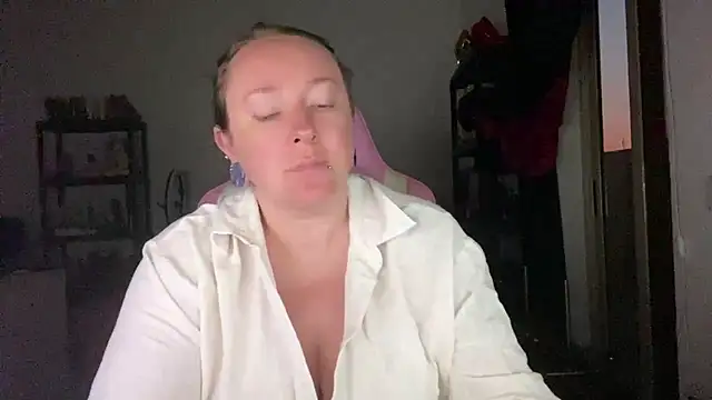kisicaxx online show from 17, 7, 2026